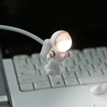  Astronaut Shape Портативный USB-ночник с питанием от настольной лампы для чтения DC 5 В светодиодный свет для компьютера, ноутбука, ПК, освещения космоса