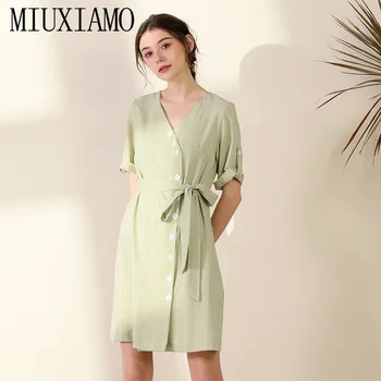 MIUXIMAO Весеннее платье Новейшая мода Европейский стиль А-образный вырез V-образным вырезом Три четверти кружева Повседневное выше колена Мини-платье Женщины